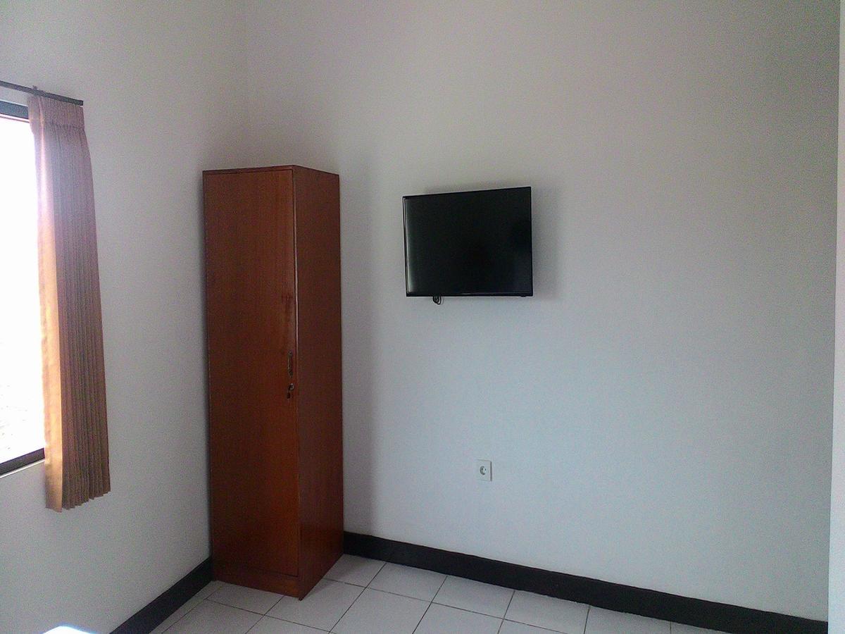 Tempat Tidur & Sarapan Sari 2*